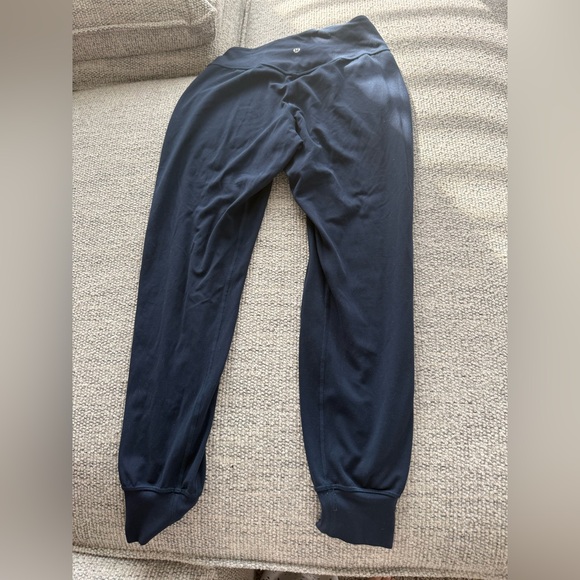 Lululemon - Picture 3 of 4